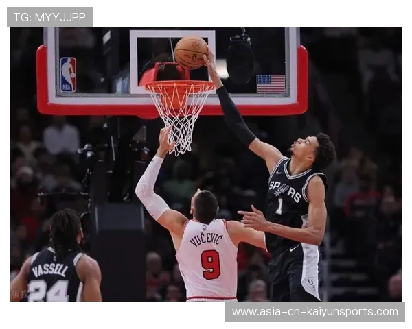 文班亚马补防封盖，圣安东尼奥禁区直接立起屏障